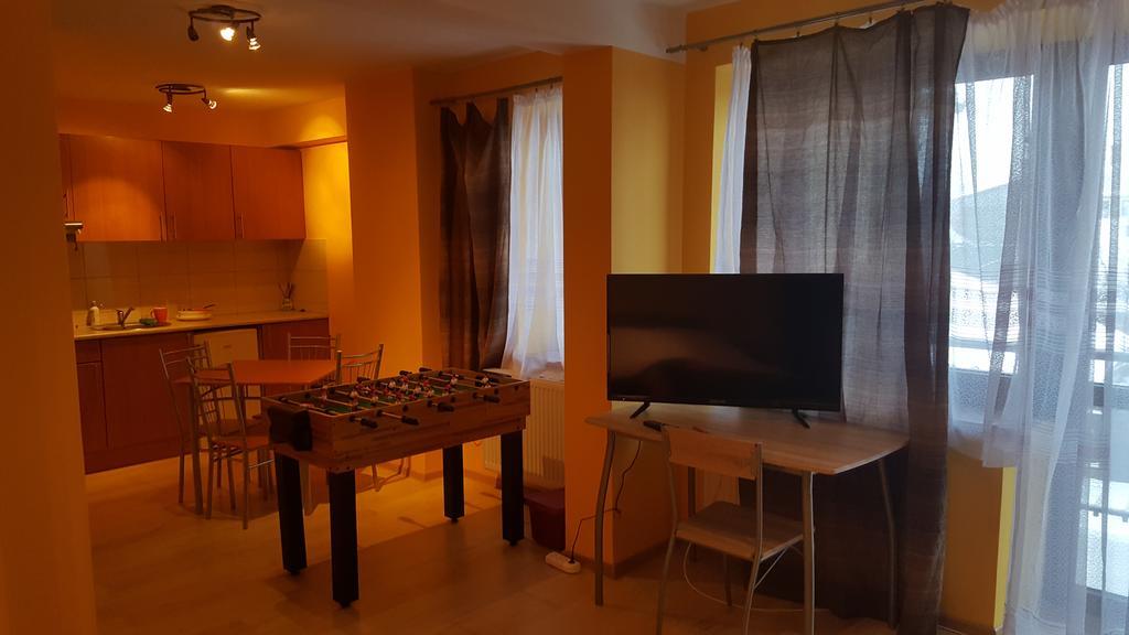 Apartament Alpi Hotel โนวือตาร์ก ภายนอก รูปภาพ